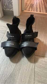 Продавам обувки Balamain