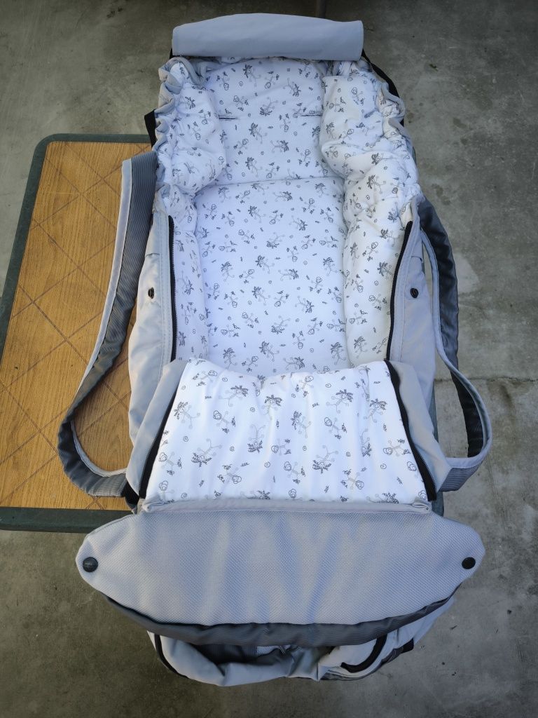 Столче за кола Britax Romer Dualfix + подарък порт бебе