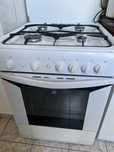 Готварска печка Indesit на газ