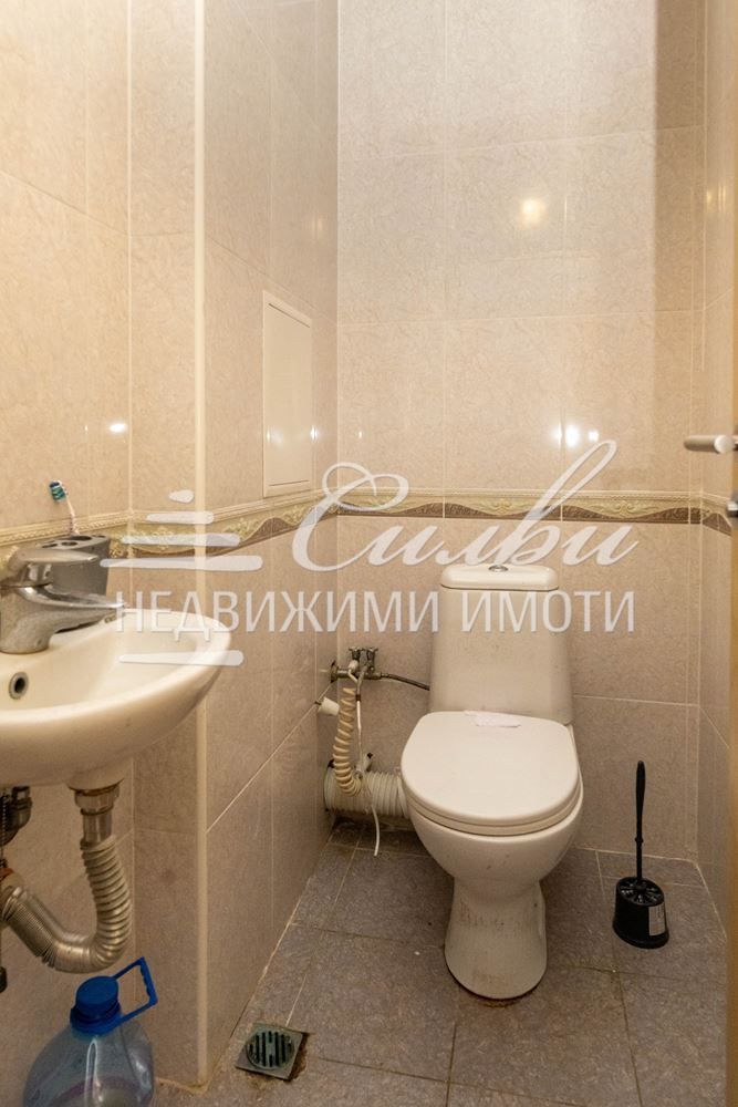 Продава се Тристаен апартамент в Шумен, Център - 112 кв.м за 1184 €/кв.м - Снимка #9