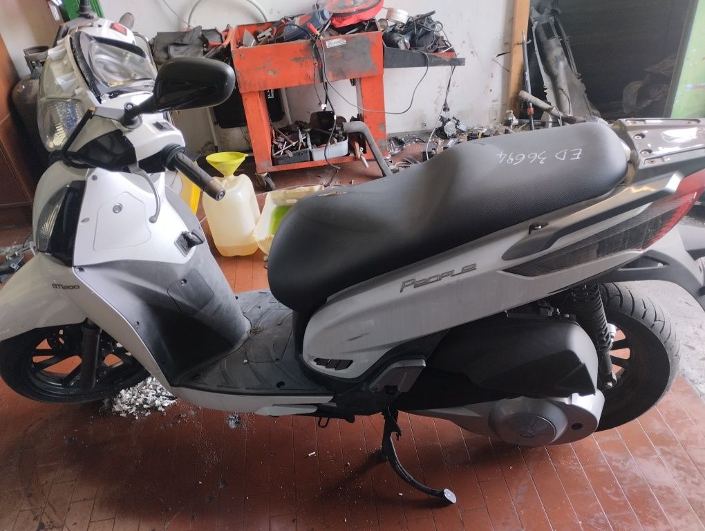 Kymco People GTi 200i-На части