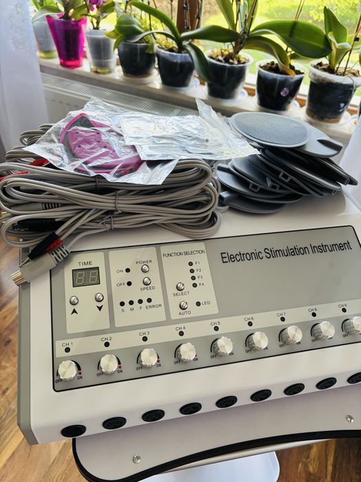 NOU! FACTURA GARANTIE! Electrostimulare Ems cu 24 paduri