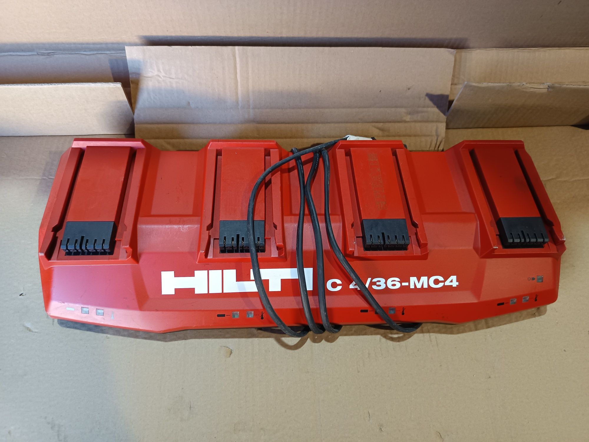 Încărcător statie încărcare Hilti cu 4 posturi