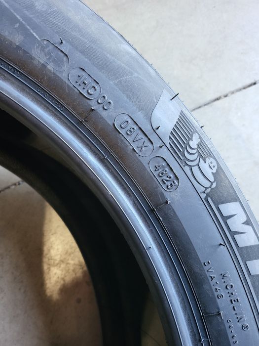 255/45/20//235/50/20 MICHELIN