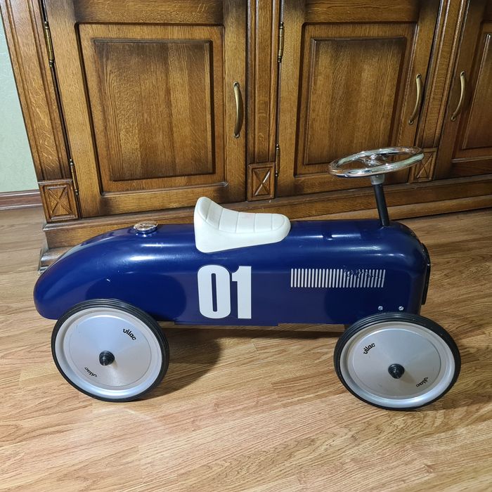 Машинка каталка  Retro