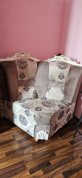 Продам диван в отличном состоянии.