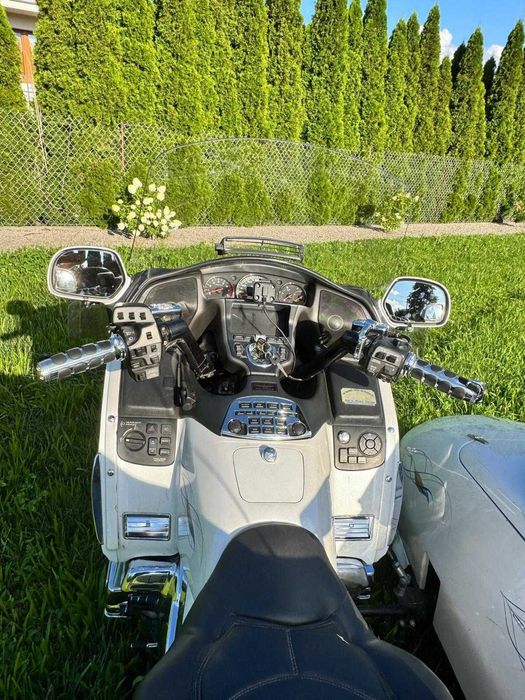 Inchiriez / vand   Yamaha XV 1900  Stratoliner/Honda Goldwing  ambele