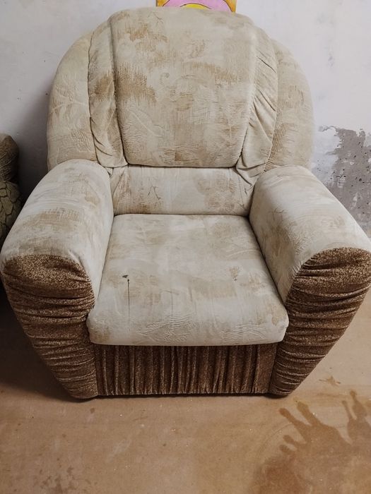 Отдам два кресла