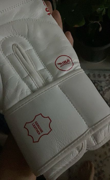 Продам перчатки.