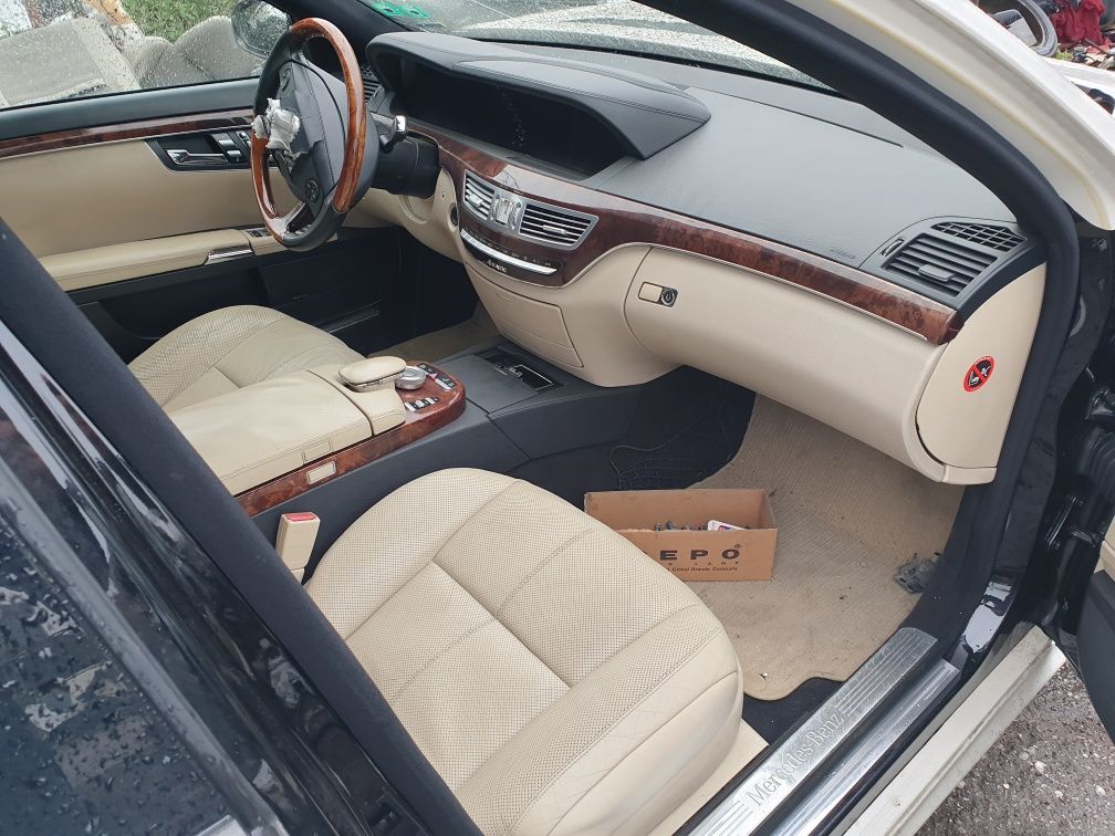 Продавам на части Мерцедес W221 S500 4x4 2008г