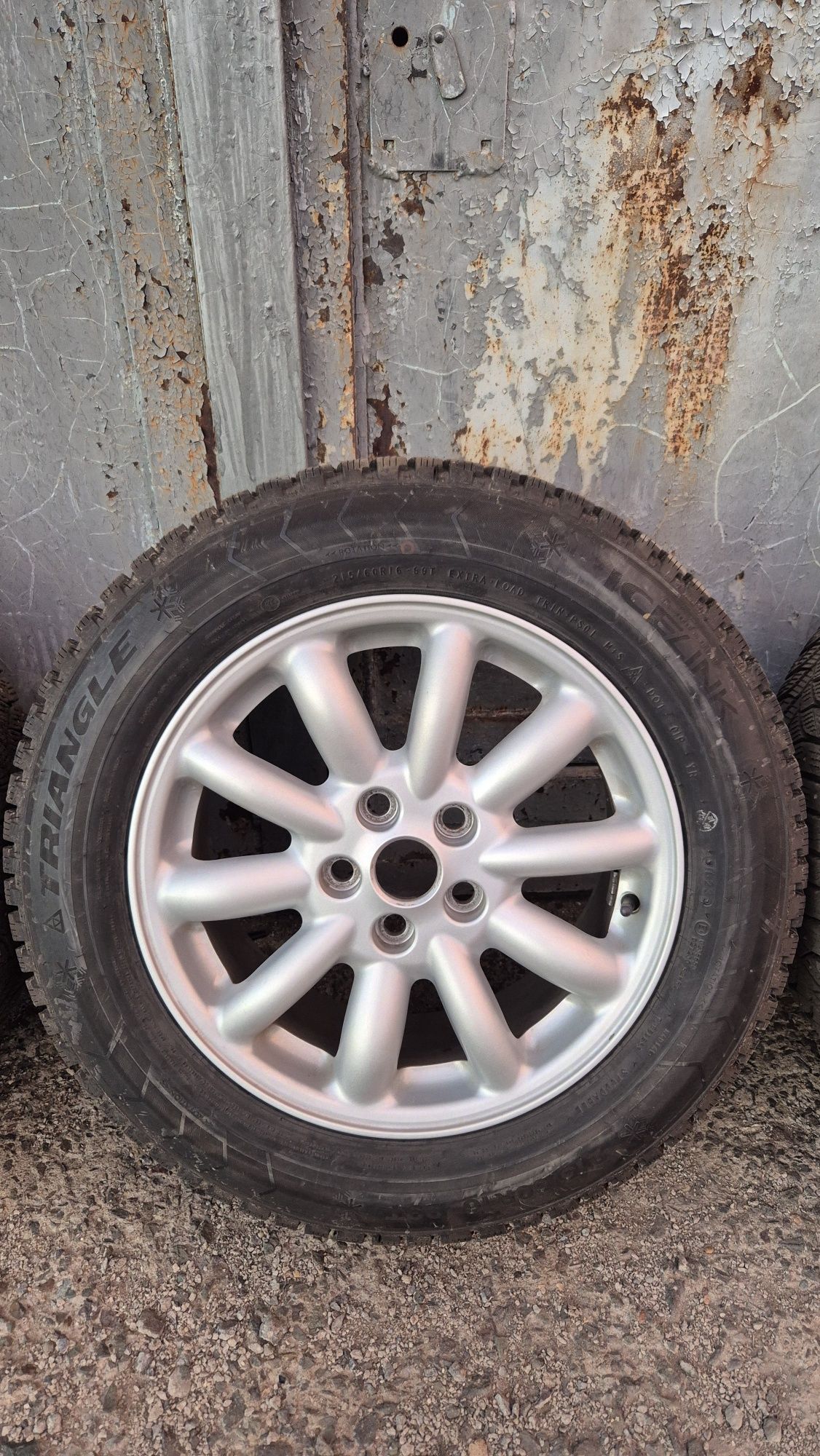 Диски с резиной R16 5х108