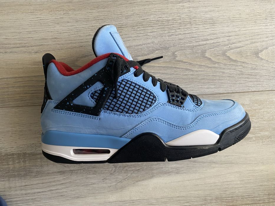 Jordan 4 Travis Scott
