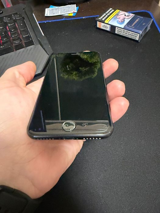 Vand/schimb Iphone 7 black