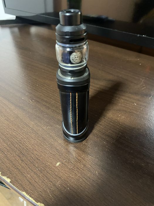 Țigară electronică GeekVape Aegis + atomizor Zeus – stare excelentă