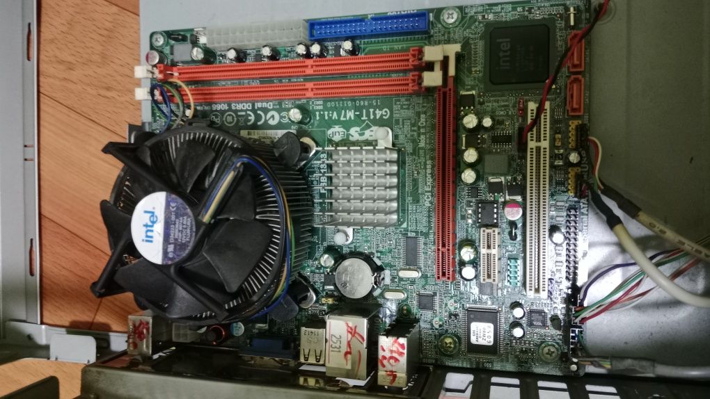 Продам материнку G41T-M7 v:1.1
