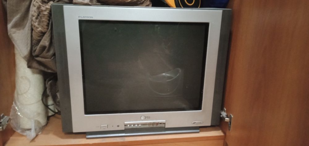 Продам телевизор LG