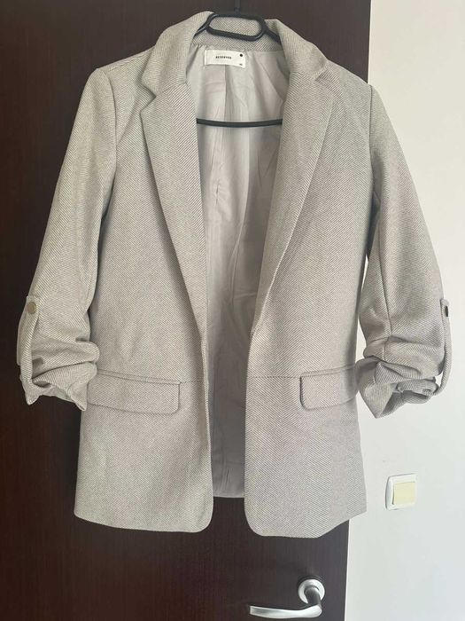 Сиво сако Reserved