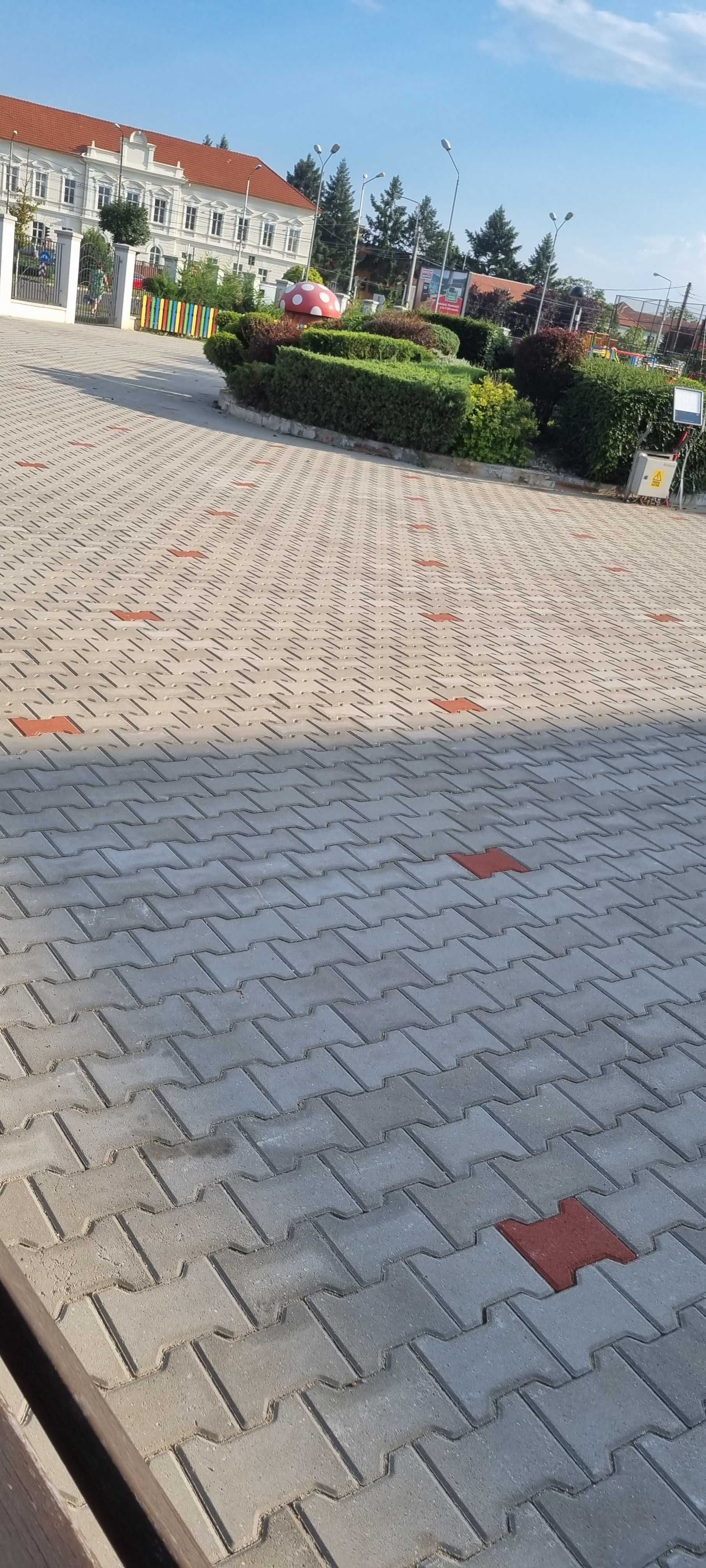 Amenajări parcări cu pavaje.