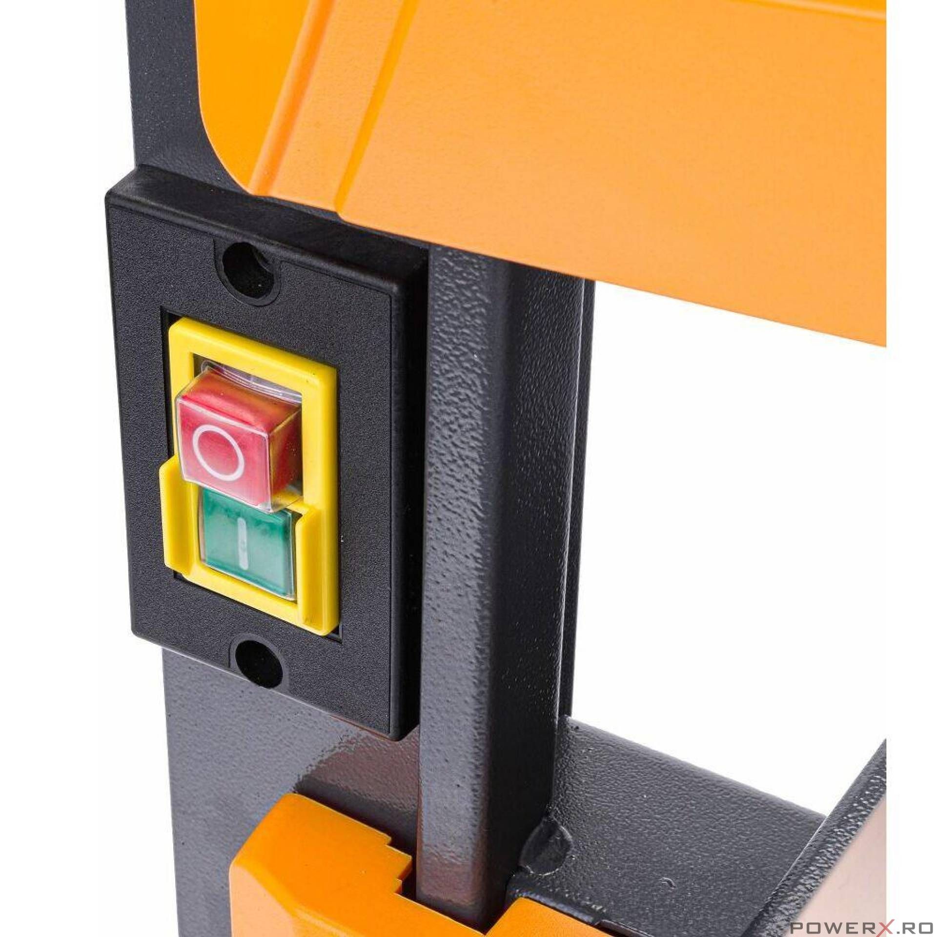 Fierastrau cu banda pentru taiere lemn si neferoase, 600 W, mini