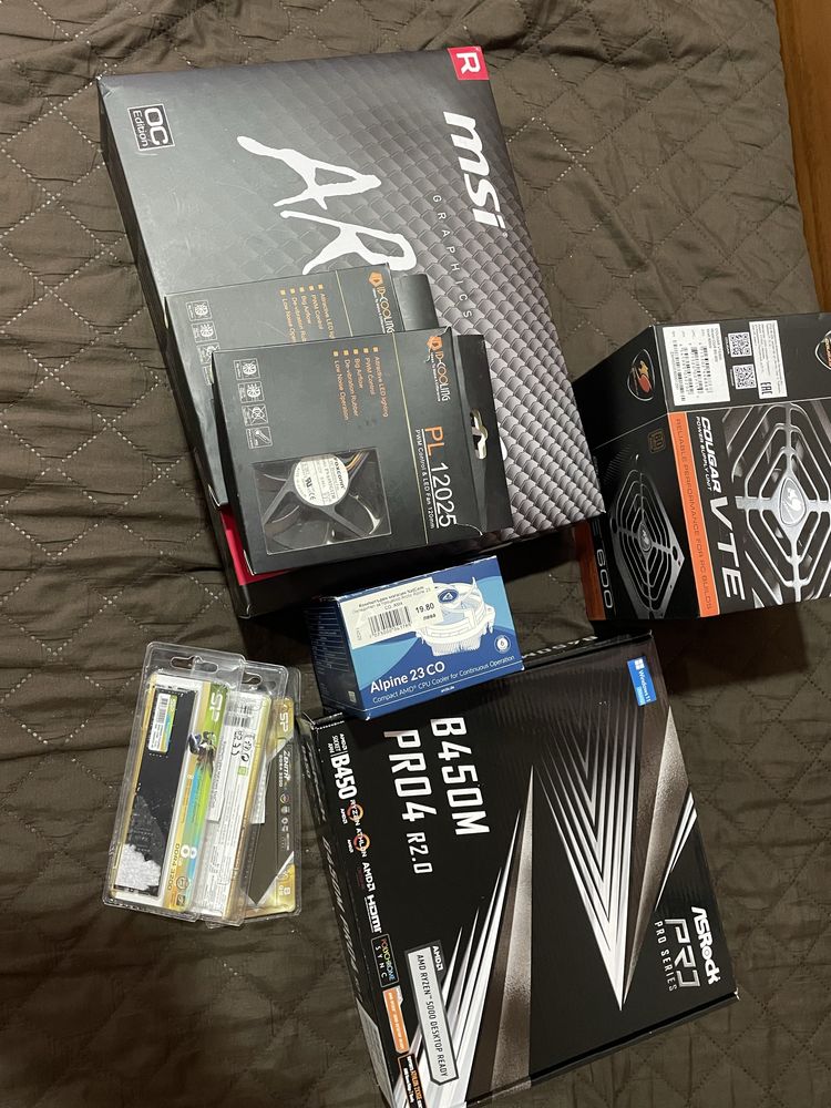 Продавам геймърски компютър Ryzen 5 5500 Rx 580 8gb 16RAM