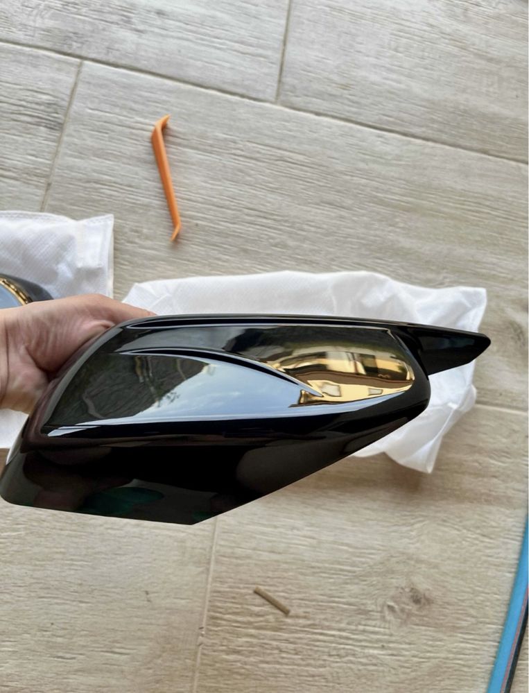 Capace Oglinzi BMW Seria 5 E60 / E61 model M Batman cu clipsuri