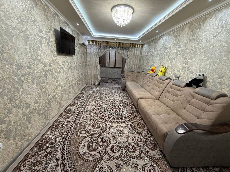 Вагзал парк олдида