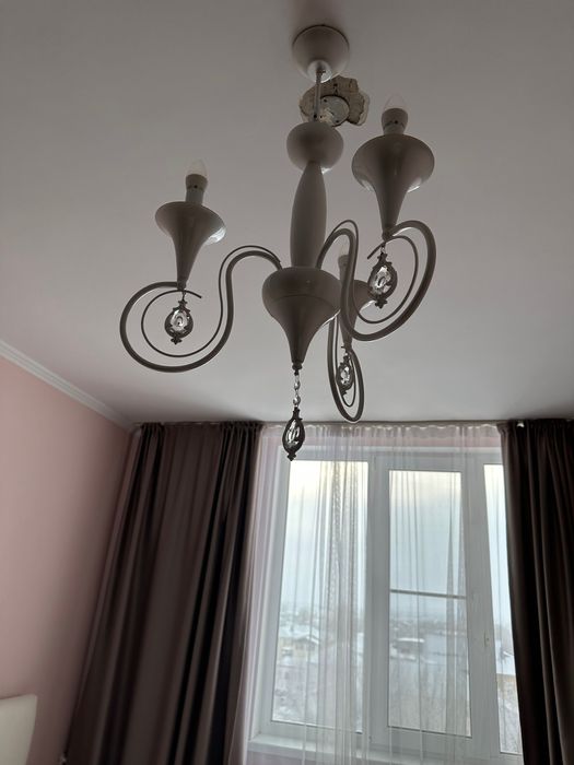 Продаётся люстра