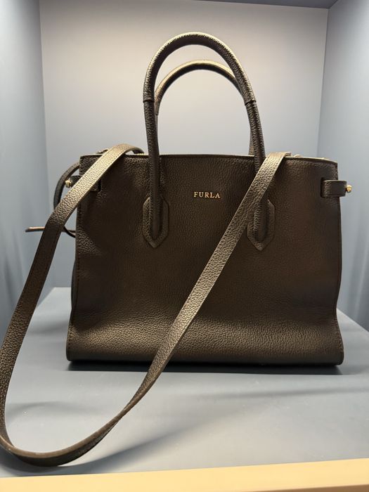 Чанта Furla черна естествена кожа