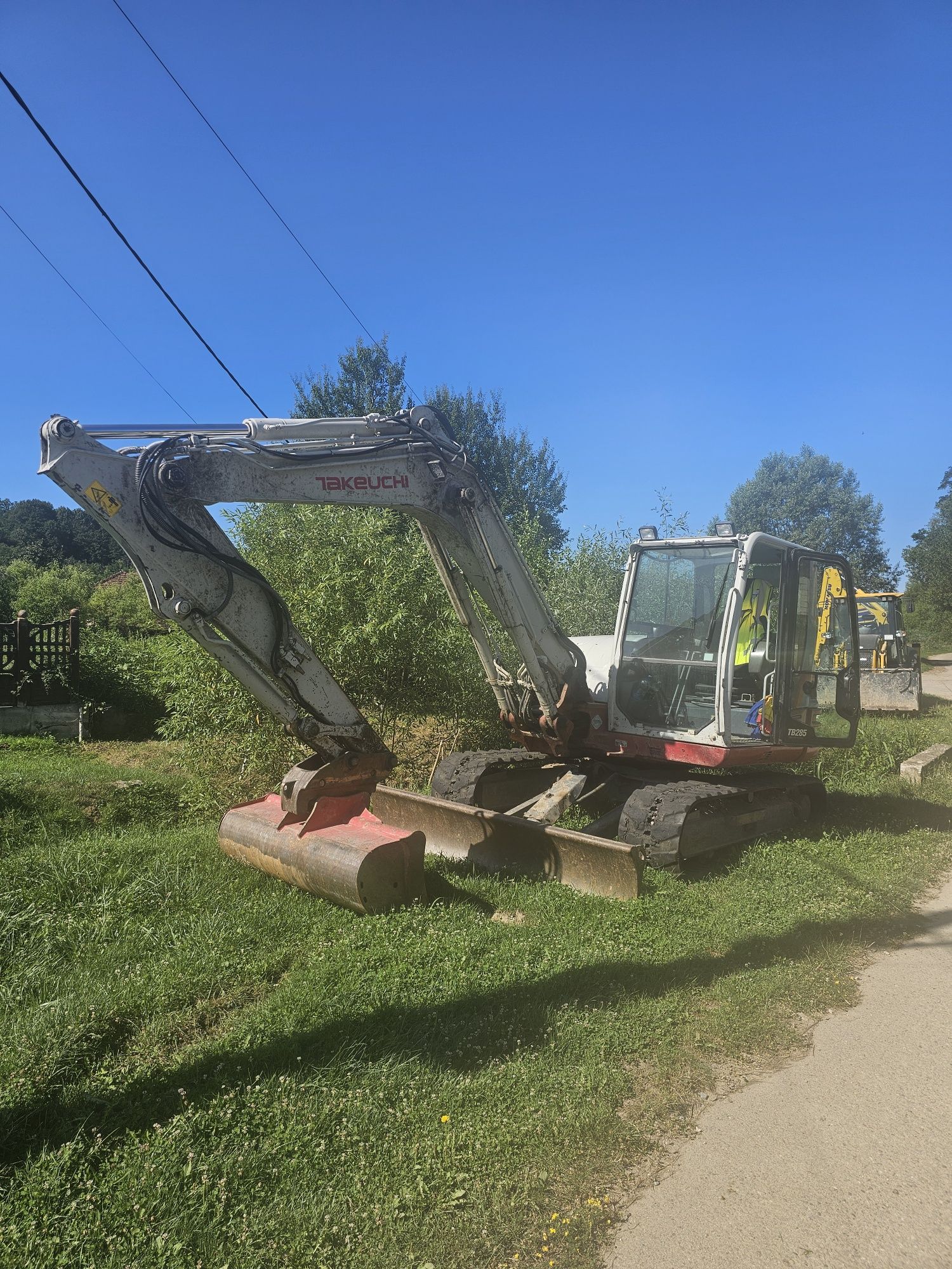 Excavator takeuchi