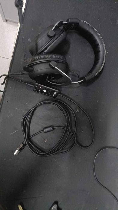 Продам игровые наушники HyperX Cloud II