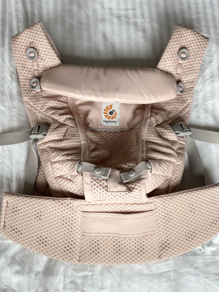 Нова - ергономична раница Ergobaby pink quartz
