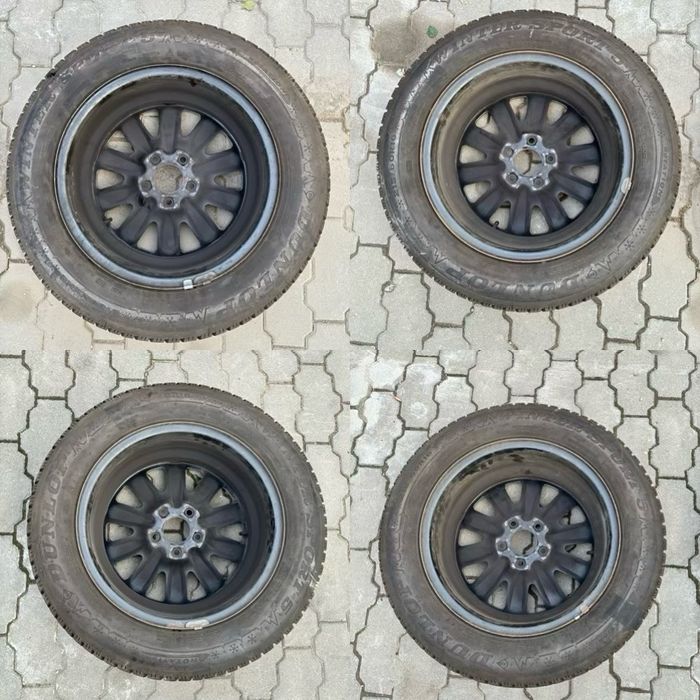 Cauciucuri Iarna Dunlop 215/60 R16 Noi