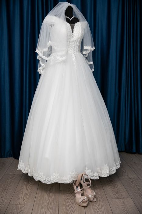 Vând rochie de mireasa mărimea S-M