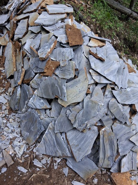 Vând piatra de munte placat