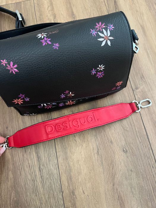 Нова чанта Desigual