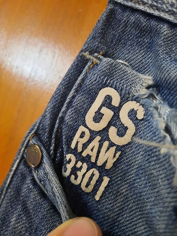 G-STAR jeans rare model
Very good condition
Size 30
Length 32
Double p