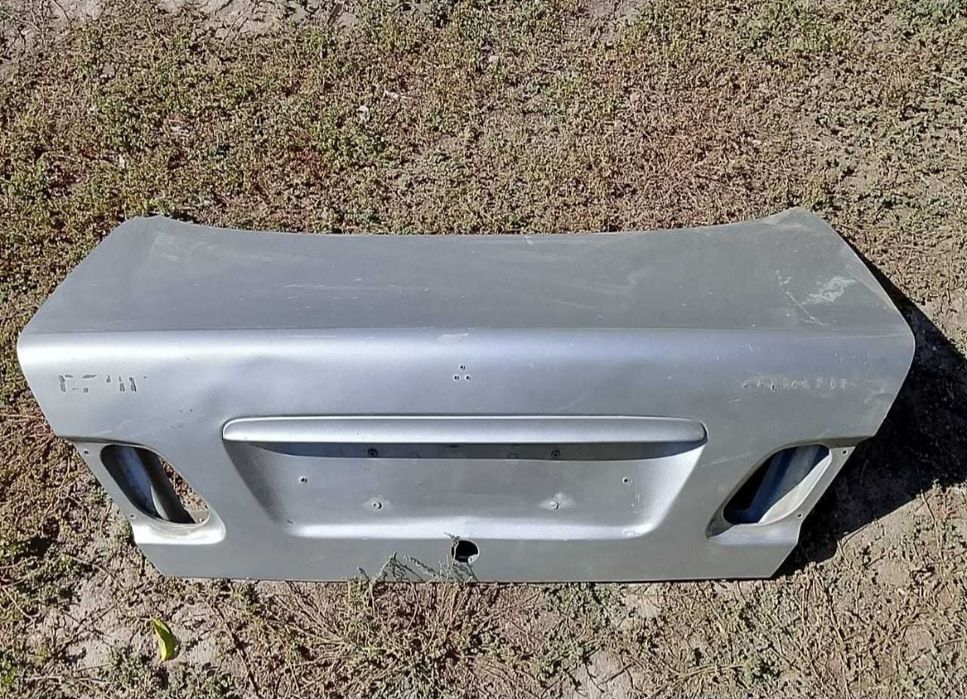 Крышка багажника Mercedes Benz 210