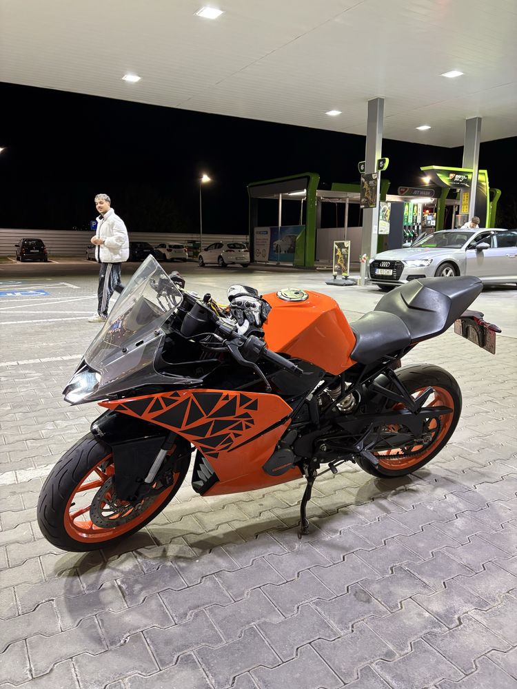Ktm rc 125.