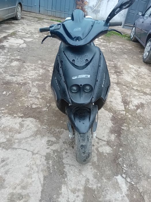 Vând malaguti f15 motor 49cc