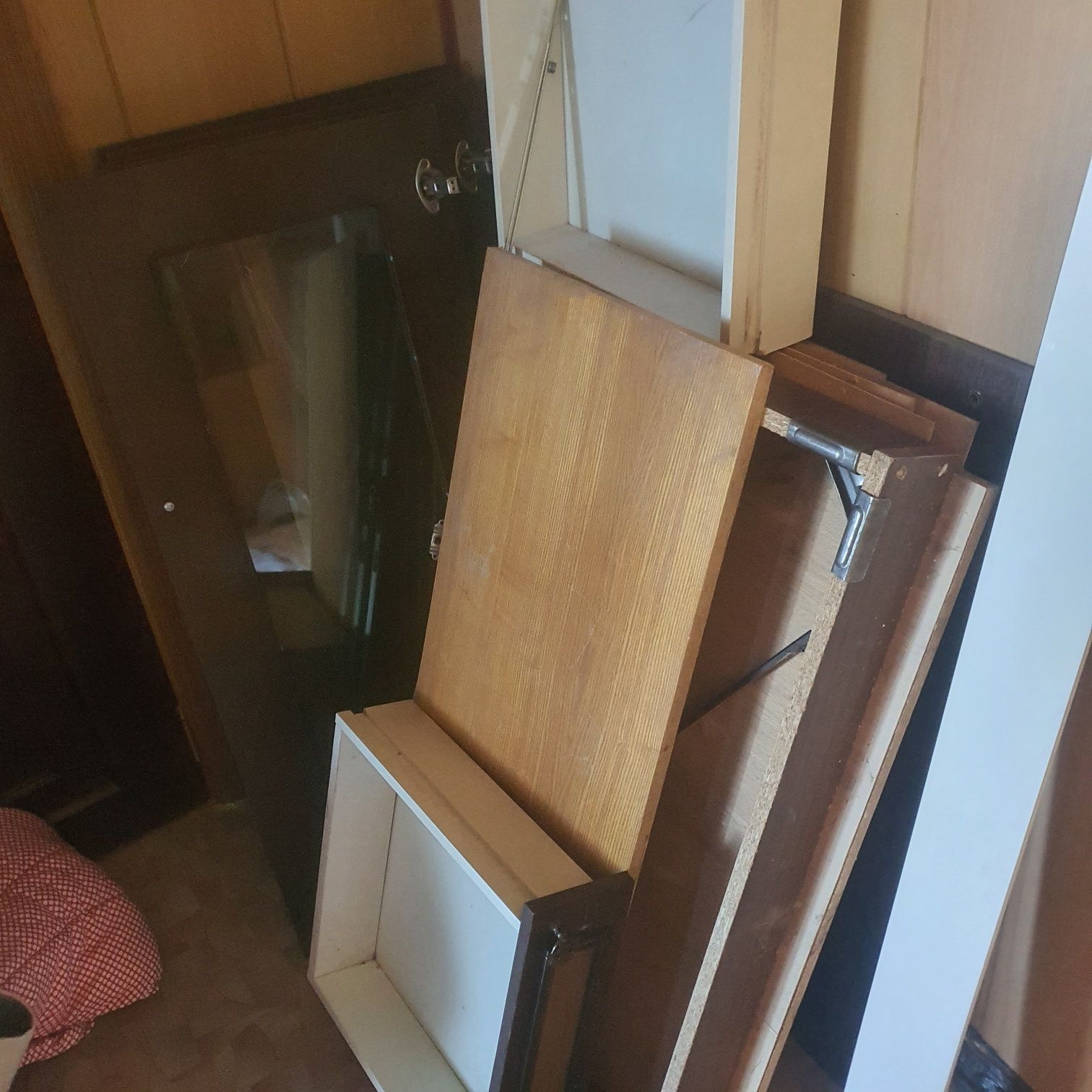 Мебель разобрана на дрова