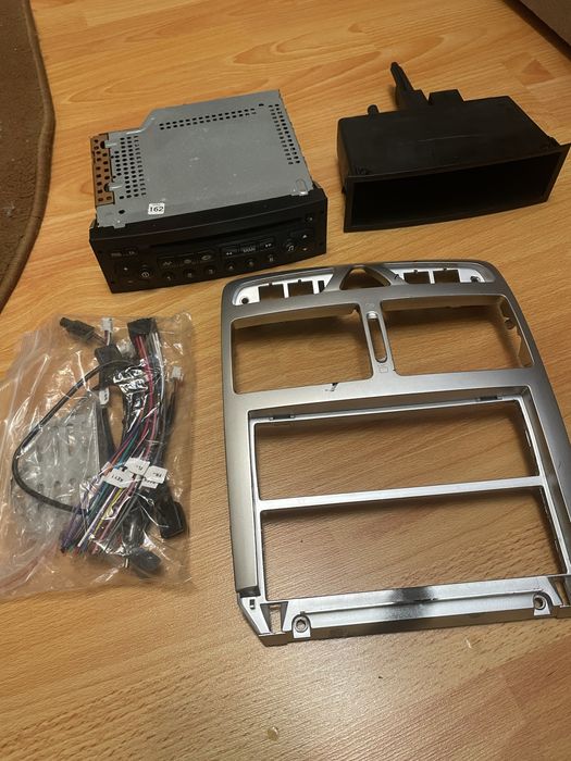 Rama consola + radio CD + cutie depozitare original Peugeot 307