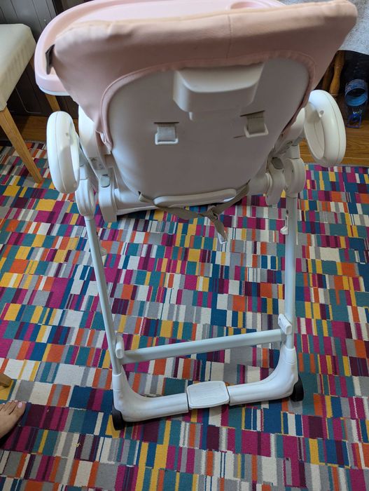 Scaun de masa in stare impecabila