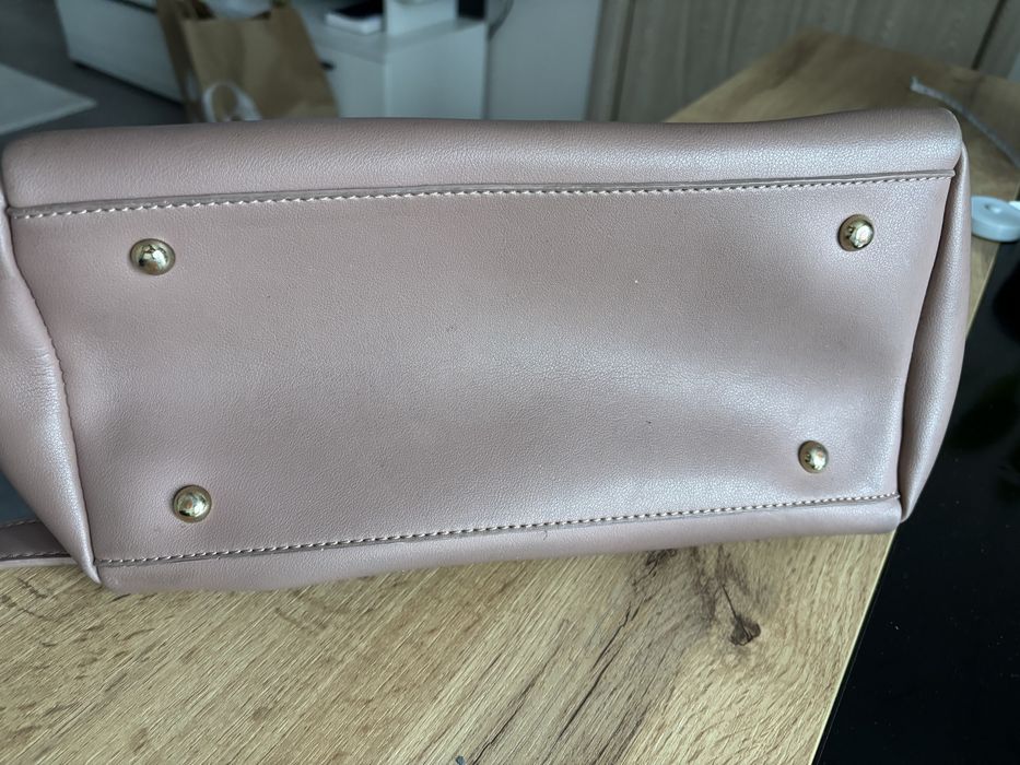 Gaudi чанта бежово с дълга дръжка