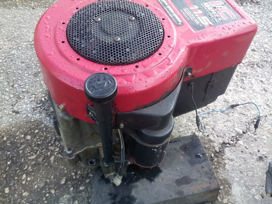 HONDA GCV 520 14hp и KAWASAKI FR691TV моторите се продават на части