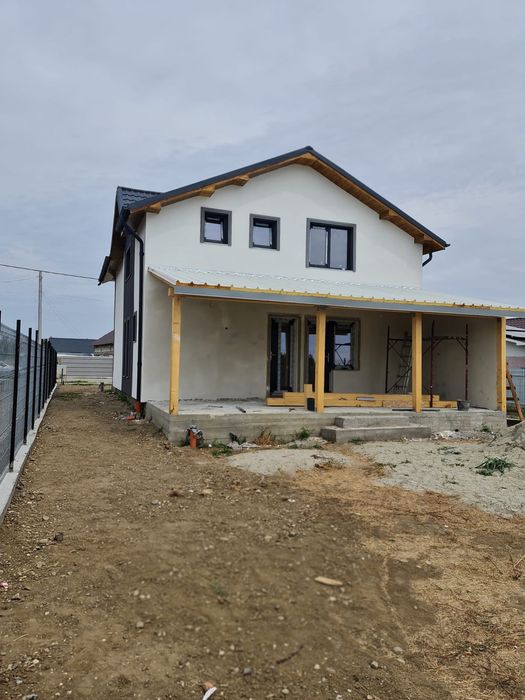 Casă de vânzare, la 10 minute de Slatina direct de la proprietar