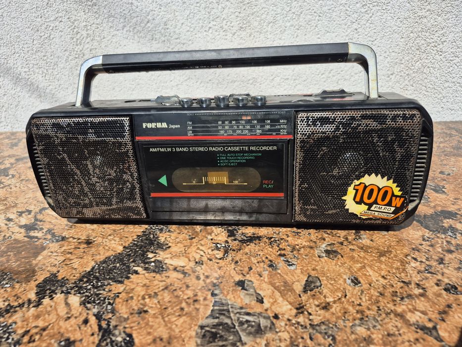 Radio Casetofon marca Forum model MO 5000 made in japan