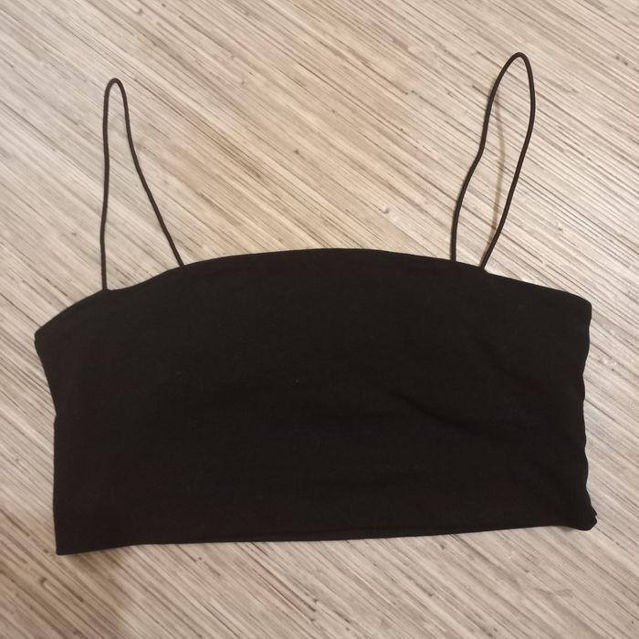 Топ на бретелях черный