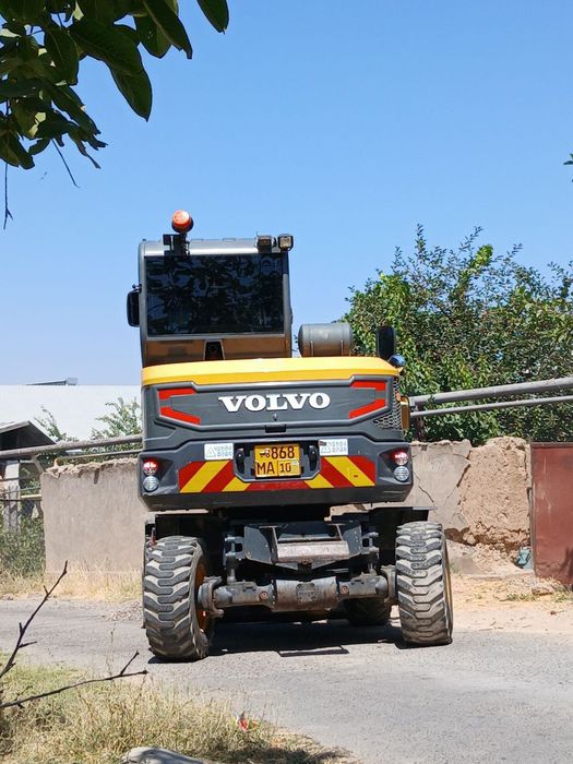 ekskavator volvo 60 sotiladi