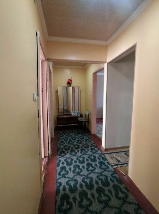 Арендага 3 хона 4 этаж Микрорайонда жойлашган.Агентство