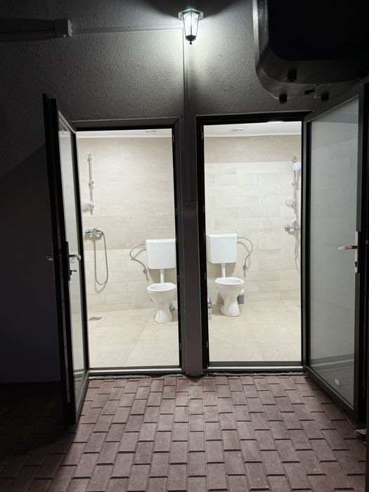 DISPONIBIL DE REVELION cabana pe malul lacului Budeasa